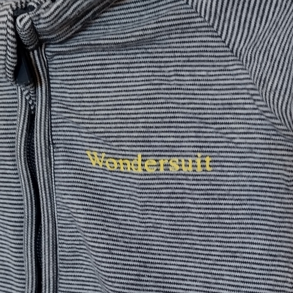 Set of three 000 onesies - Picture 5 of 7